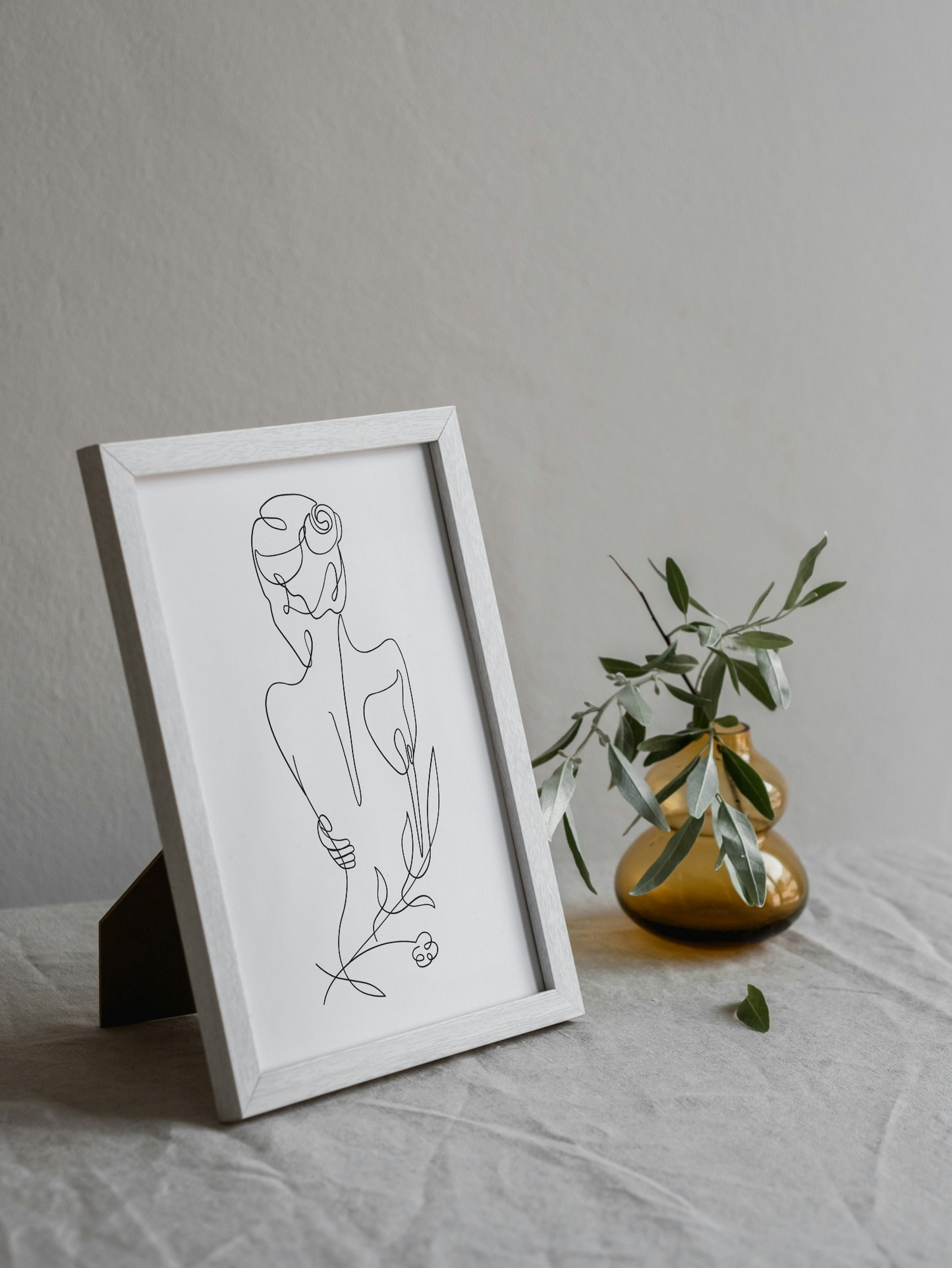 Fine Line Female Body Outline Wall Art Printable | Cute Print | Home Decor | Digital Download A4 and A5