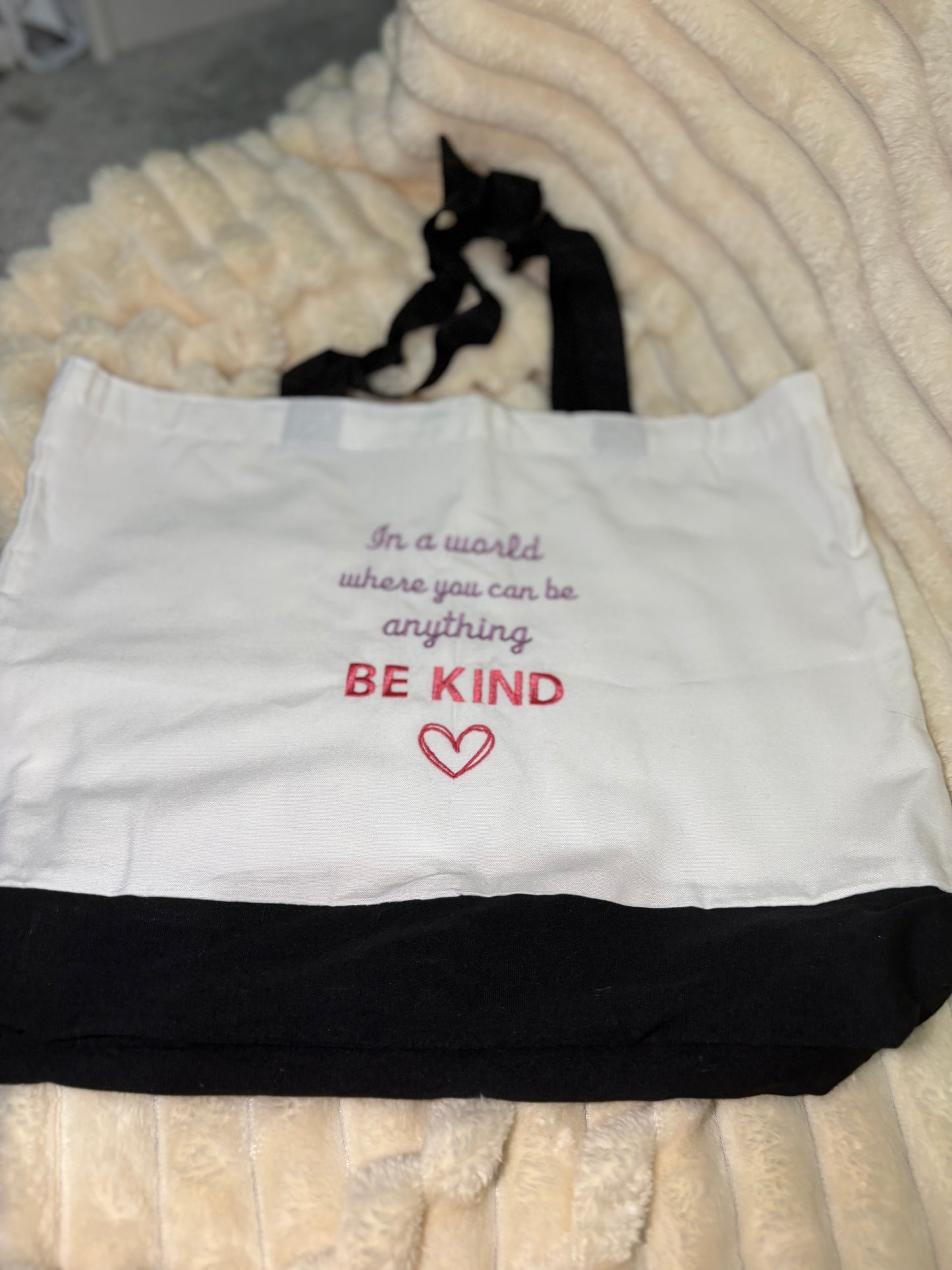 In a World Be Kind Tote Bag | Inspirational Quote Canvas Tote Bag | Positive Message Gift |Motivational Anti-Bullying Tote